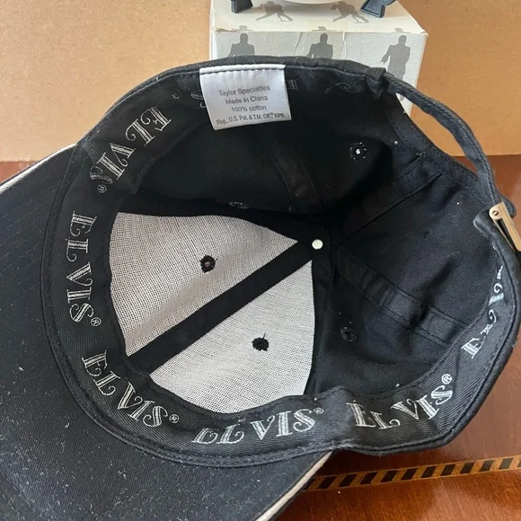 ELVIS adjustable studded hat and souvenir plate from Graceland - Picture 3 of 4